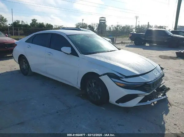 KMHLM4DG5RU658186 2024 HYUNDAI ELANTRA - Image 1