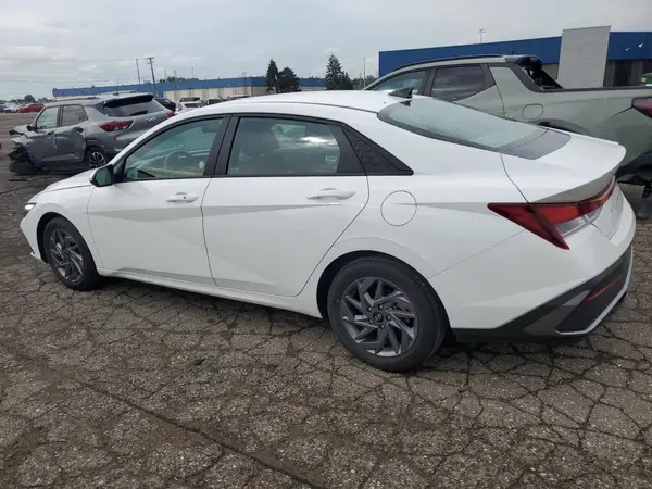 KMHLM4DG5RU662268 2024 HYUNDAI ELANTRA - Image 2