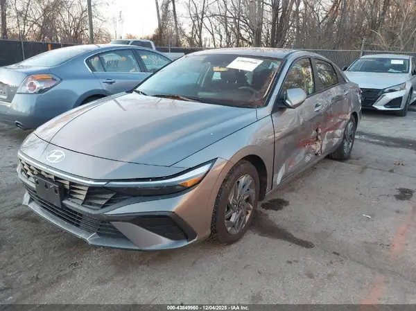 KMHLM4DG5RU664716 2024 HYUNDAI ELANTRA - Image 2