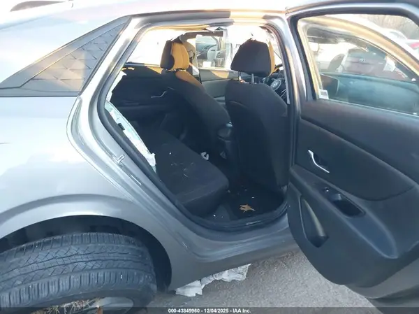 KMHLM4DG5RU664716 2024 HYUNDAI ELANTRA - Image 8