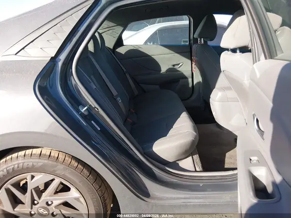 KMHLM4DG5RU668605 2024 HYUNDAI ELANTRA - Image 8