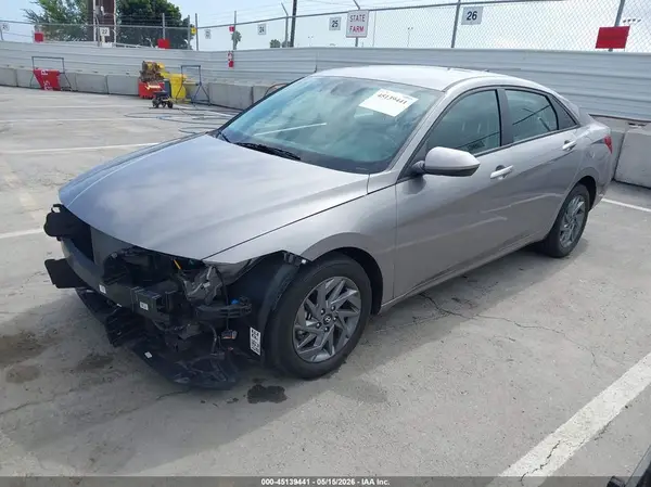 KMHLM4DG5RU669625 2024 HYUNDAI ELANTRA - Image 2