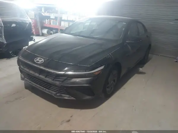 KMHLM4DG5RU682780 2024 HYUNDAI ELANTRA - Image 2