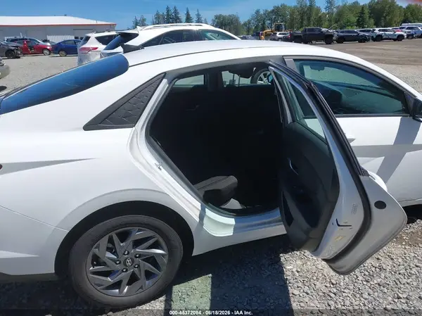 KMHLM4DG5RU683296 2024 HYUNDAI ELANTRA - Image 8