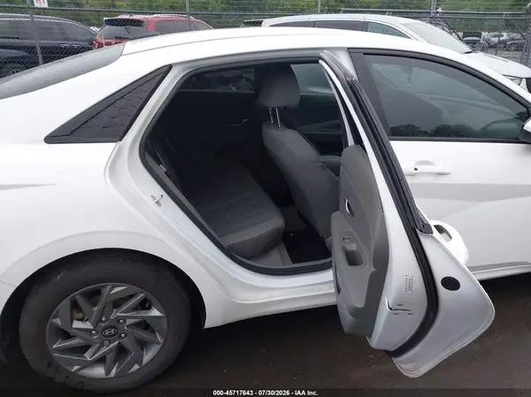 KMHLM4DG5RU683329 2024 HYUNDAI ELANTRA - Image 8