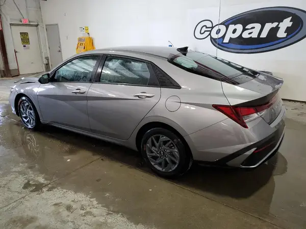 KMHLM4DG5RU684268 2024 HYUNDAI ELANTRA - Image 2
