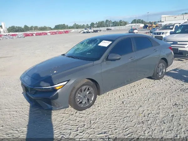 KMHLM4DG5RU693066 2024 HYUNDAI ELANTRA - Image 2