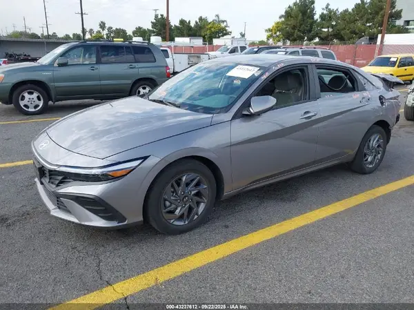 KMHLM4DG5RU698610 2024 HYUNDAI ELANTRA - Image 2
