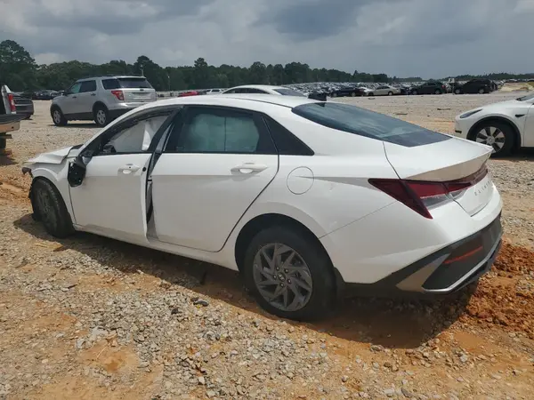 KMHLM4DG5RU706933 2024 HYUNDAI ELANTRA - Image 2