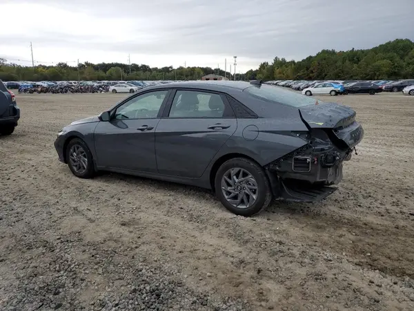 KMHLM4DG5RU709203 2024 HYUNDAI ELANTRA - Image 2