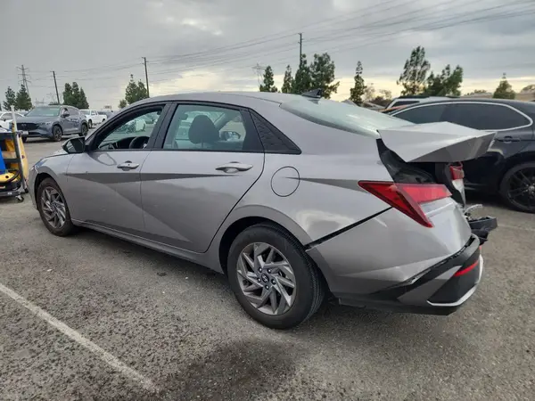 KMHLM4DG5RU711484 2024 HYUNDAI ELANTRA - Image 2