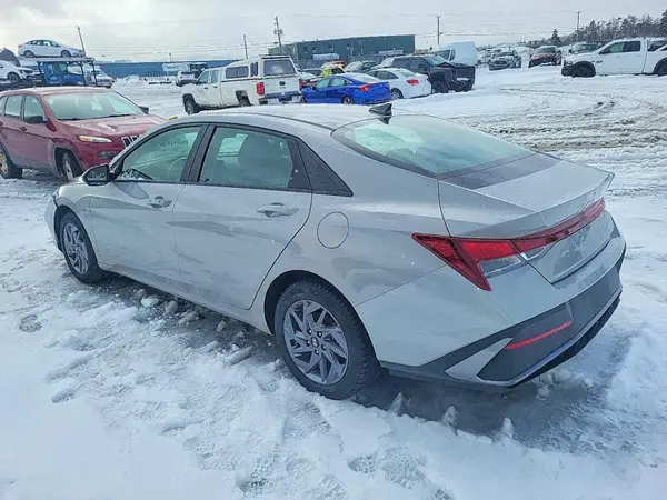 KMHLM4DG5RU716944 2024 HYUNDAI ELANTRA - Image 2