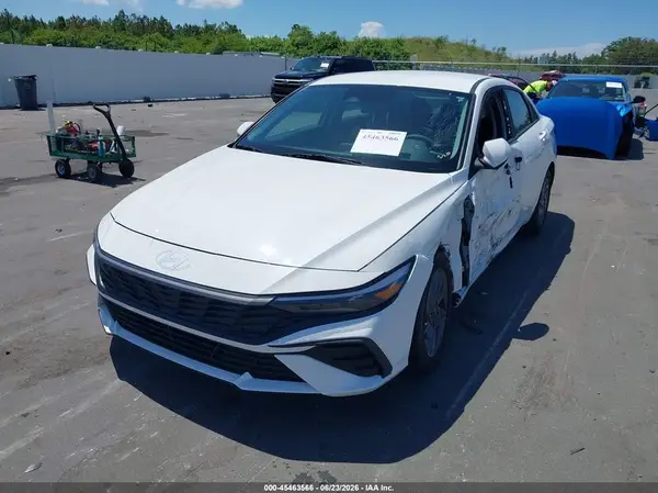KMHLM4DG5RU719116 2024 HYUNDAI ELANTRA - Image 2
