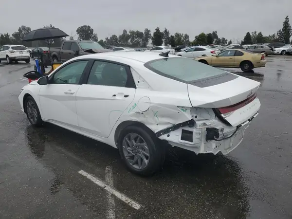 KMHLM4DG5RU730651 2024 HYUNDAI ELANTRA - Image 2