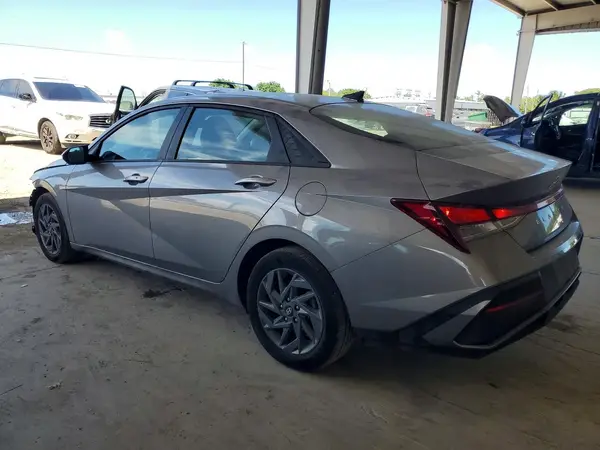 KMHLM4DG5RU733369 2024 HYUNDAI ELANTRA - Image 2