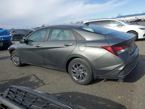 KMHLM4DG5RU742380 2024 HYUNDAI ELANTRA - Image 2