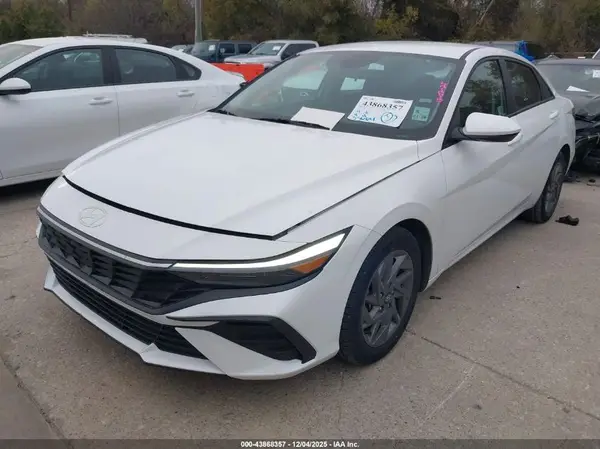 KMHLM4DG5RU745182 2024 HYUNDAI ELANTRA - Image 2