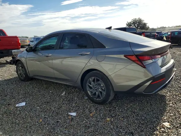 KMHLM4DG5RU745277 2024 HYUNDAI ELANTRA - Image 2