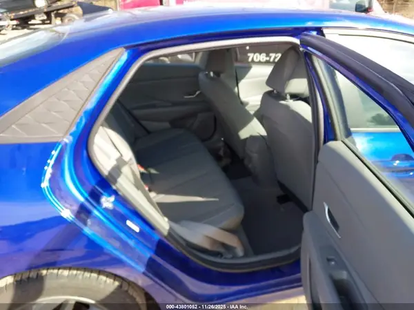 KMHLM4DG5RU747076 2024 HYUNDAI ELANTRA - Image 8
