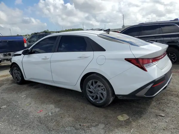 KMHLM4DG5RU759552 2024 HYUNDAI ELANTRA - Image 2