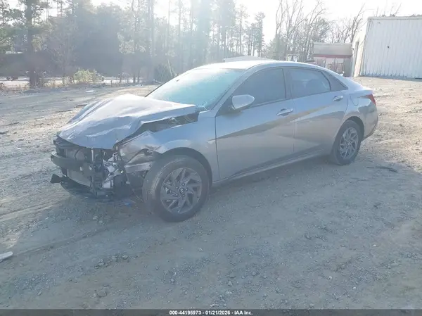 KMHLM4DG5RU767957 2024 HYUNDAI ELANTRA - Image 2
