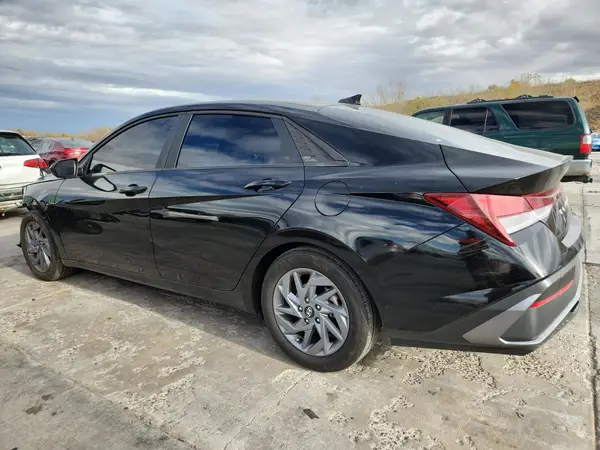 KMHLM4DG5RU769014 2024 HYUNDAI ELANTRA - Image 2
