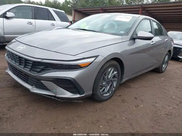 KMHLM4DG5RU769532 2024 HYUNDAI ELANTRA - Image 2