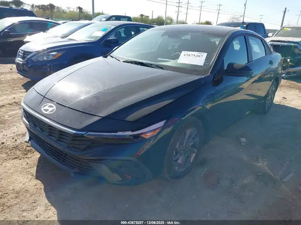 KMHLM4DG5RU769725 2024 HYUNDAI ELANTRA - Image 2