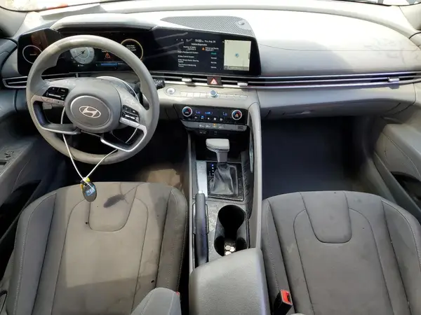 KMHLM4DG5RU773189 2024 HYUNDAI ELANTRA - Image 8
