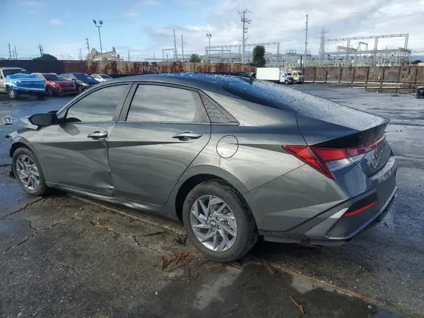 KMHLM4DG5RU775752 2024 HYUNDAI ELANTRA - Image 2