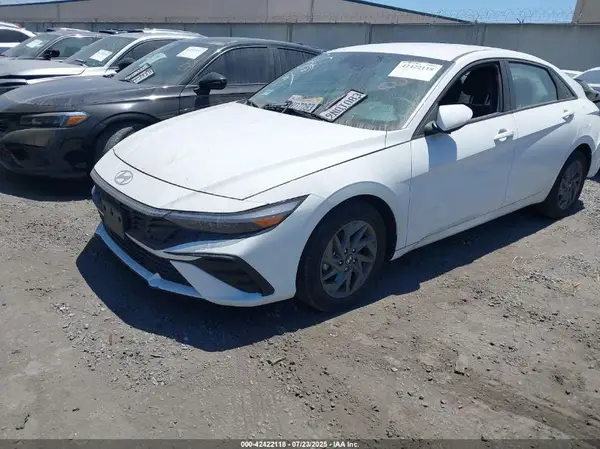 KMHLM4DG5RU777341 2024 HYUNDAI ELANTRA - Image 2