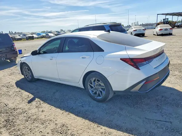 KMHLM4DG5RU778148 2024 HYUNDAI ELANTRA - Image 2