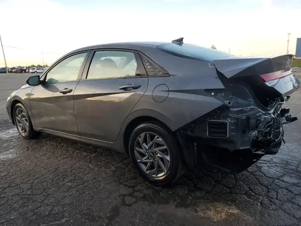 KMHLM4DG5RU780126 2024 HYUNDAI ELANTRA - Image 2
