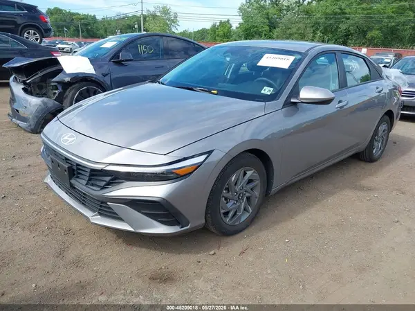 KMHLM4DG5RU784029 2024 HYUNDAI ELANTRA - Image 2