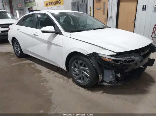 KMHLM4DG5RU785780 2024 HYUNDAI ELANTRA - Image 1