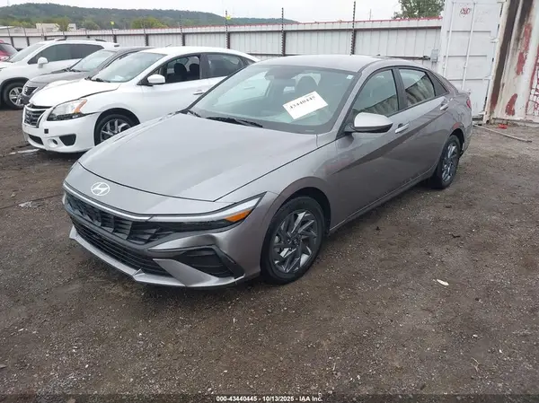 KMHLM4DG5RU788677 2024 HYUNDAI ELANTRA - Image 2