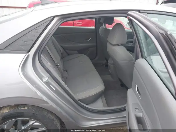 KMHLM4DG5RU788677 2024 HYUNDAI ELANTRA - Image 8