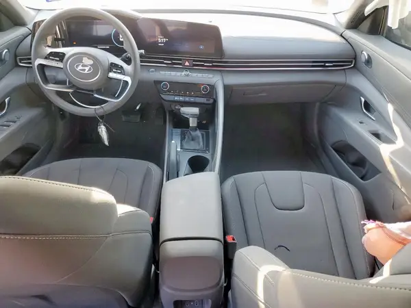 KMHLM4DG5RU789814 2024 HYUNDAI ELANTRA - Image 8