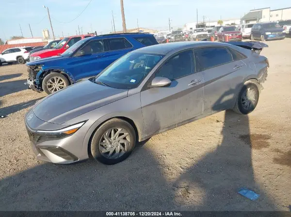 KMHLM4DG5RU795435 2024 HYUNDAI ELANTRA - Image 2