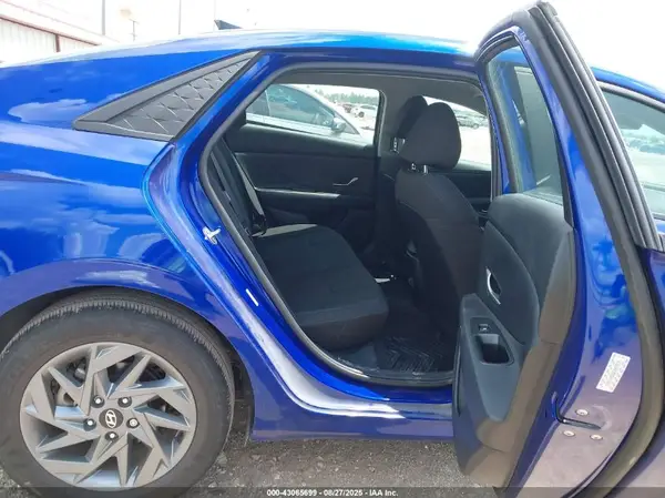 KMHLM4DG5RU807518 2024 HYUNDAI ELANTRA - Image 8