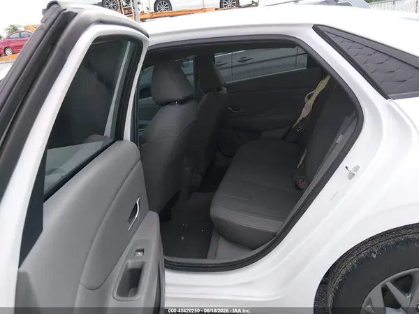 KMHLM4DG5RU811133 2024 HYUNDAI ELANTRA - Image 8