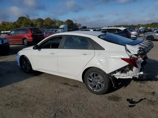 KMHLM4DG5RU812668 2024 HYUNDAI ELANTRA - Image 2