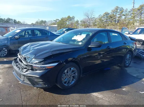 KMHLM4DG5RU813979 2024 HYUNDAI ELANTRA - Image 2