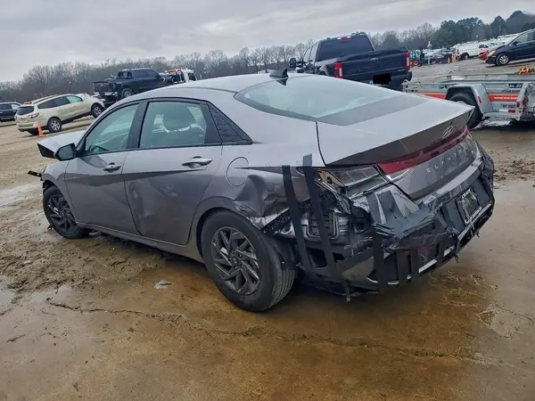 KMHLM4DG5RU814422 2024 HYUNDAI ELANTRA - Image 2