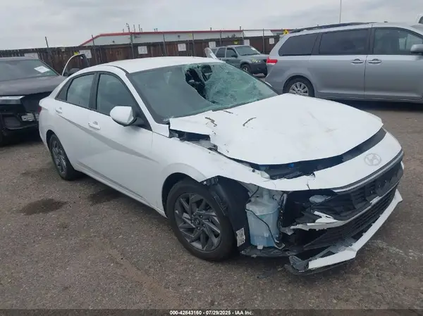 KMHLM4DG5RU819703 2024 HYUNDAI ELANTRA - Image 1