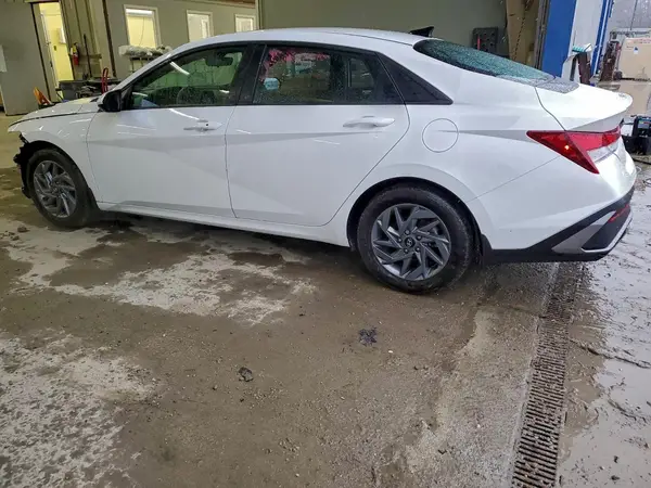 KMHLM4DG5RU844763 2024 HYUNDAI ELANTRA - Image 2