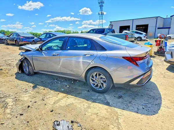 KMHLM4DG5RU847260 2024 HYUNDAI ELANTRA - Image 2