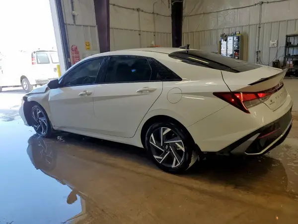 KMHLM4DG5SU011745 2025 HYUNDAI ELANTRA - Image 2