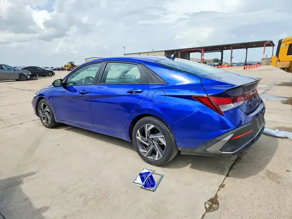 KMHLM4DG5SU058435 2025 HYUNDAI ELANTRA - Image 2