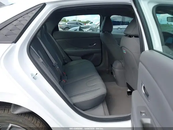 KMHLM4DG5SU081729 2025 HYUNDAI ELANTRA - Image 8